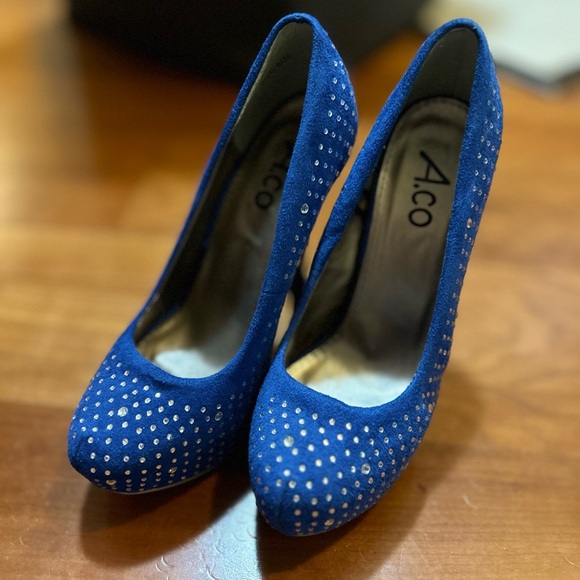 ACO Brand new Blue Studded Women's Heels - Picture 1 of 6